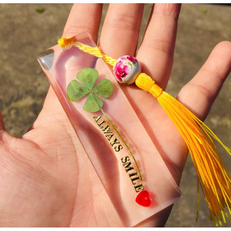 Thẻ đánh dấu sách cỏ bốn lá thật(thêm chữ theo yêu cầu) bookmark quà tặng thủ công Lilande