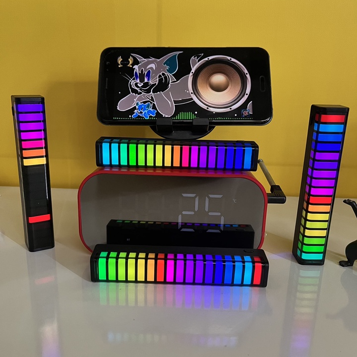 Đèn Led F1 cảm biến âm thanh Khuếch Tán Tinh Dầu Trang Trí Nội Thất - gắn Xe Hơi - T0338