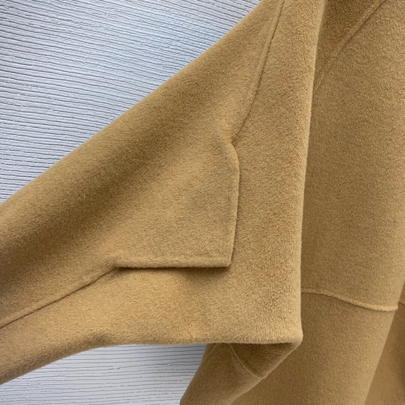 Áo khoác cánh dơi, áo khoác len dáng ngắn viền da Burberry BBR cao cấp