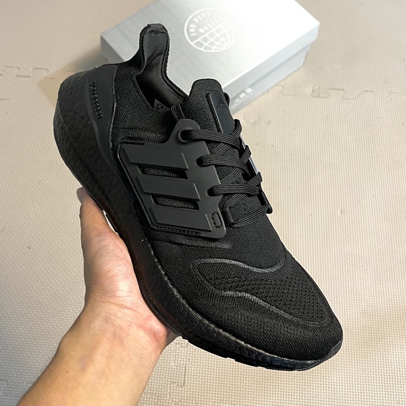 Giày thể thao Ultra Boost 8.0 Full đen bản boost nén
