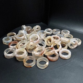 nhẫn đá đào hoa bản vuông