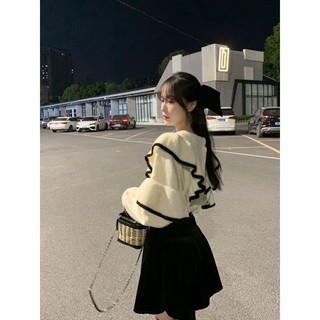 Áo len dáng tiểu thư