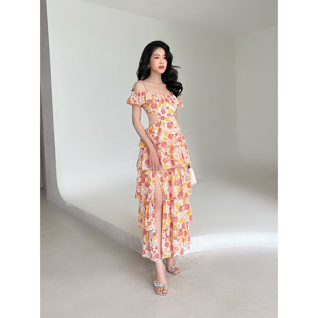 COLUS - Đầm maxi hoạ tiết hoa 5 tầng
