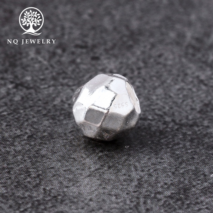 Charm bạc tròn 3D nổi xỏ ngang - NQ Jewelry
