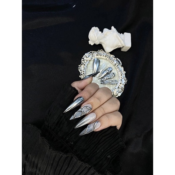 Nailbox  -Móng giả thiết kế thủ công nail tráng gương hottrend 😁🥰