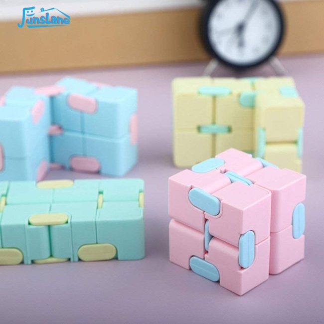 Đồ Chơi Khối Rubik Giảm Căng Thẳng Hình Vô Cực Dễ Thương