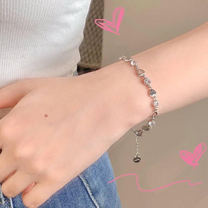 Sweet and Cool Love Zircon Bracelet Girls New Summer Ins Simple Niche Design Students Hollow Heart-shaped Hand Ornaments Joker Women