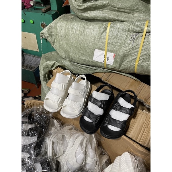 DÉP SANDAL NHỰA CỰC ÊM CHÂN