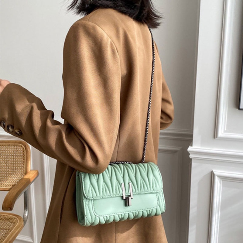 Túi Đeo Chéo Dây Xích Hình Thoi Màu Đen Thời Trang Cho Nữ