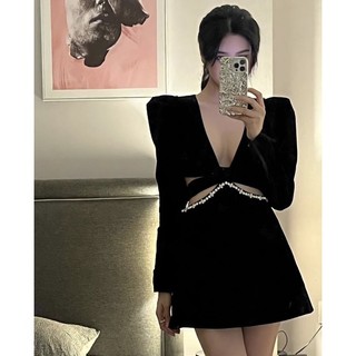 ĐẦM NHUNG KHOÉT EO (KÈM VIDEO HÌNH THẬT)