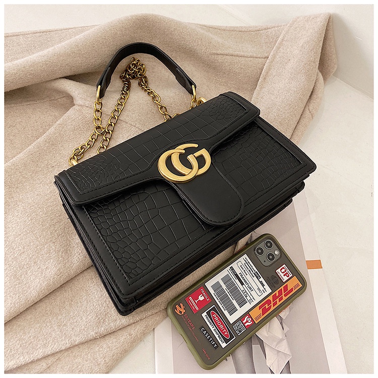 Túi Xách Nữ đeo chéo dáng hộp GC nhiều ngăn dây xích đeo kẹp nách.