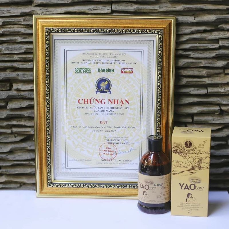 - 2 CHAI Nước thảo dược xông ngâm vùng kín, se khít, làm hồng sau sinh Yaocare mama