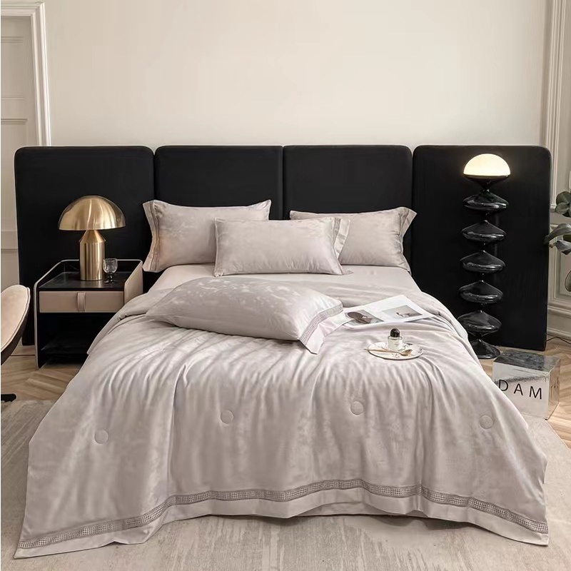 Bộ chăn ga gối Lụa Vân Chìm Viền Kẻ ETAMI BEDDING
