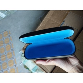 Hộp kính cận, chất liệu da xịn
