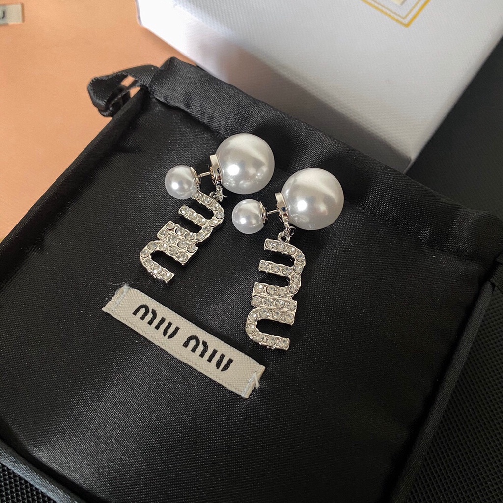 Miumiu Khuyên Tai Thép Titan Đơn Giản Thanh Lịch / Cá Nhân / Tinh Tế / Chữ Cái Cho Nữ