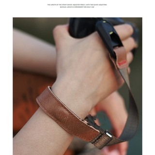 Dây đeo máy ảnh thao tác nhanh Quick Release.