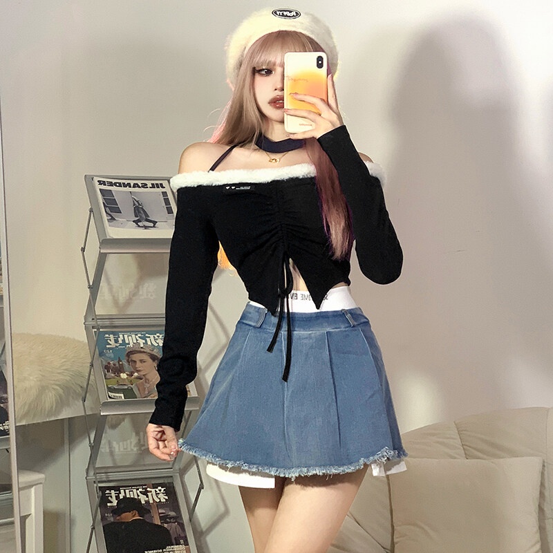 Weird Puss Áo Croptop Trễ Vai Tay Dài Phối Lông Thời Trang Quyến Rũ Cho Nữ