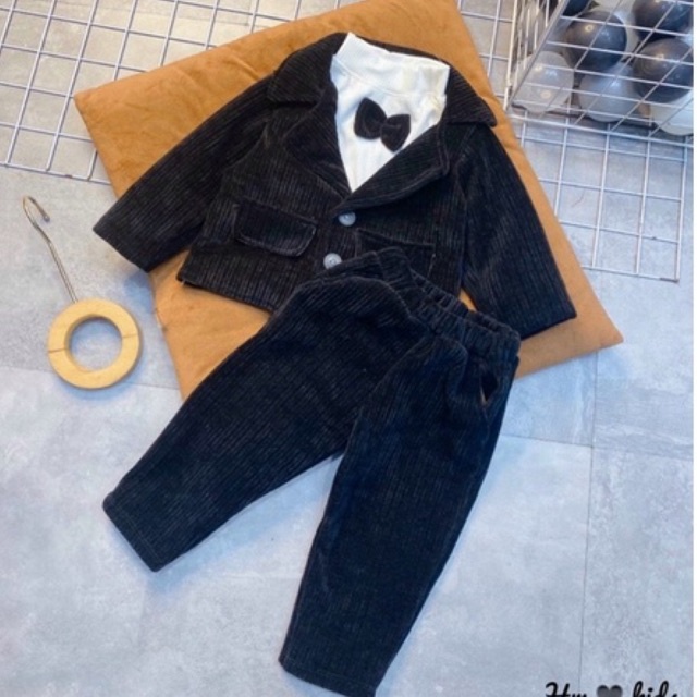 Set bộ vest nhung kèm áo trắng và nơ cho bé trai