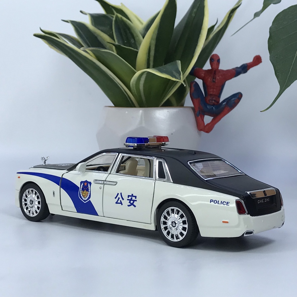 Mô hình xe cảnh sát Rolls Royce Phantom VIII tỷ lệ 1:24 bằng kim loại có đèn chớp nháy ưu tiên và còi hú chuyên dụng