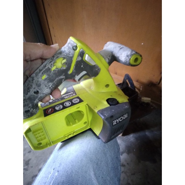 Thanh lí cắt bàn ryobi 18v