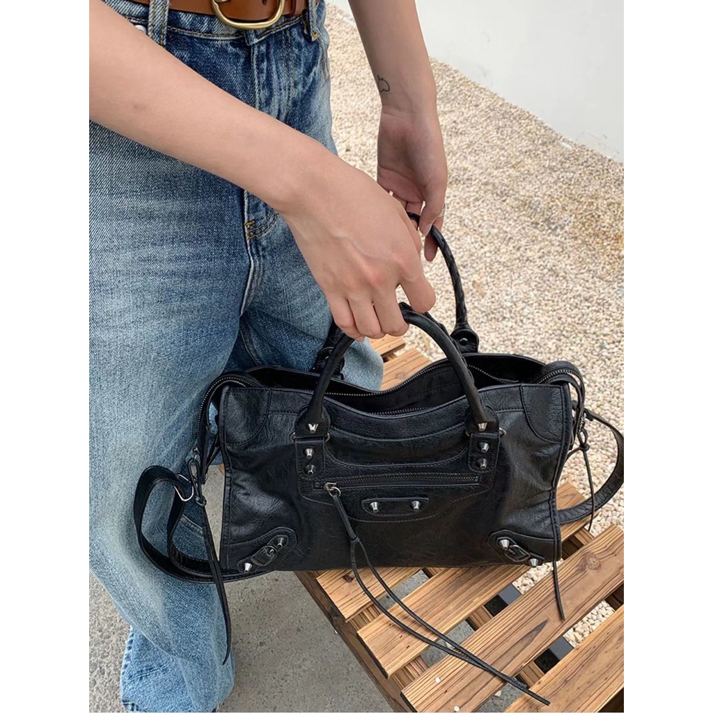 Túi Đeo Vai Đinh Tán Cỡ Lớn Chất Lượng Cao Cho Nữ