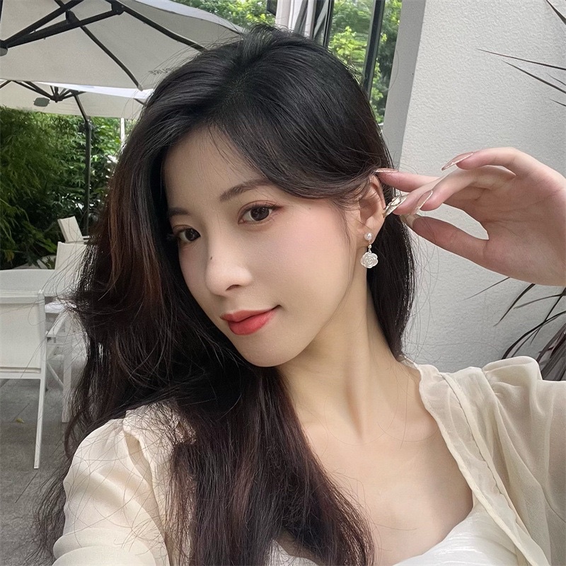 Bông tai khuyên tai hình hoa hồng trắng phong cách thanh lịch, dịu dàng cho nữ BT16