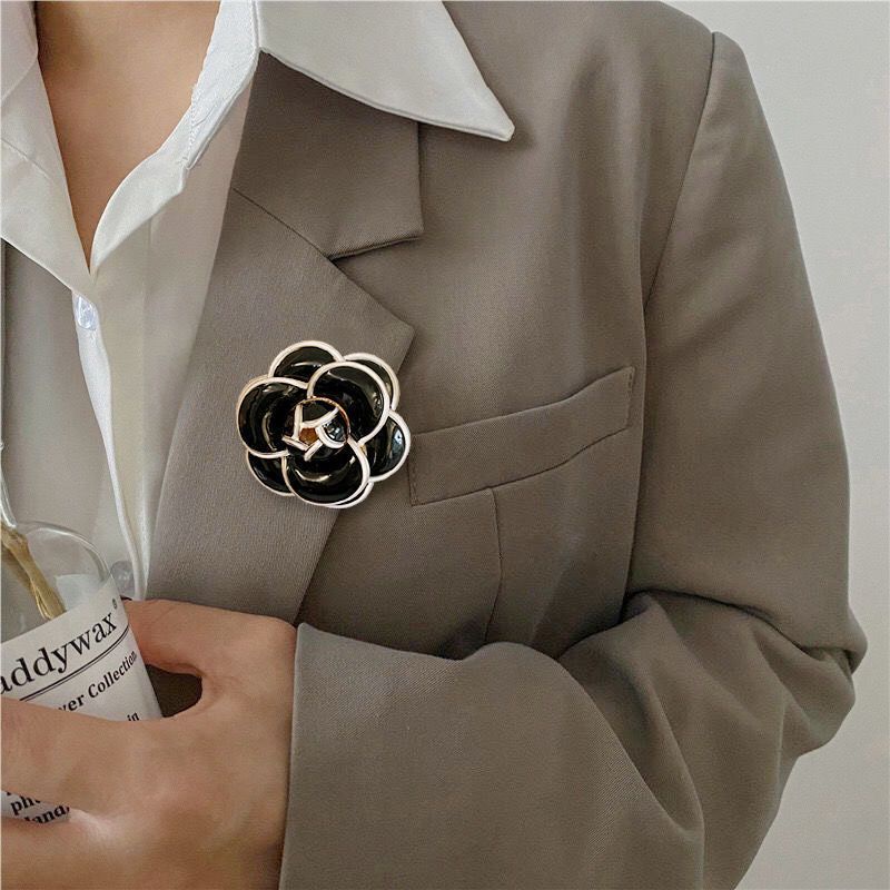 Ghim Cài Áo Hình Hoa Trà Đính Ngọc Trai Phong Cách Chanel Thời Trang Cao Cấp Dễ Phối Đồ Cho Nữ