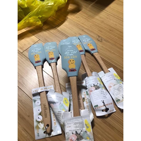 Phới dẹt cán gỗ