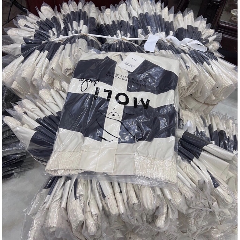 Áo khoác 2 màu cổ cao khoá kéo dài tay TT1910