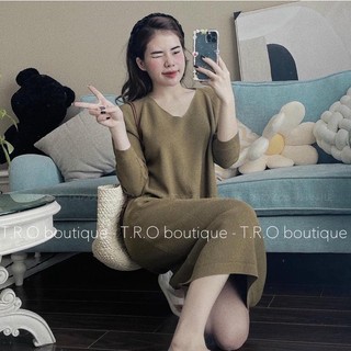 Đầm dáng suông len cổ tim