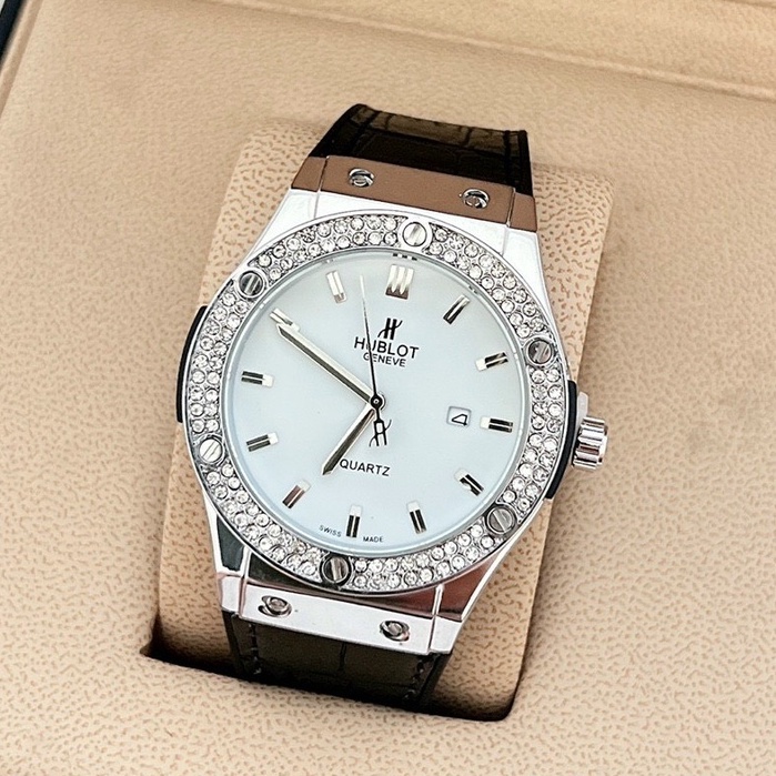 Đồng hồ nam Hublott - size 42mm,viền đính đá, đồng hồ dây cao su bọc da cá sấu da, máy pin, kim thể thao, dành cho nam