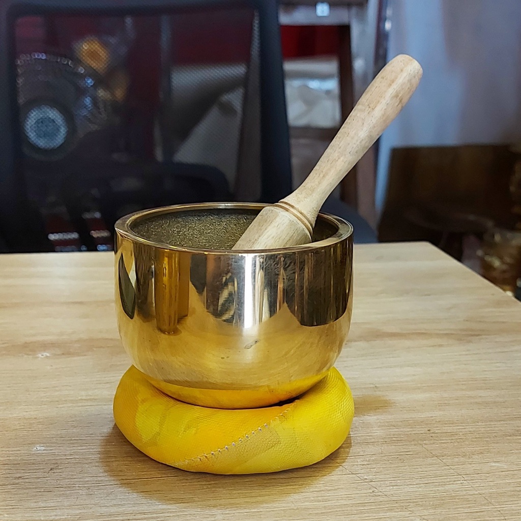 Chuông Bát Huế- Chuông Gia Trì Bằng Đồng Vàng