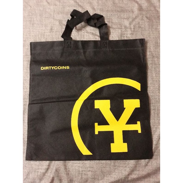 Pass tote local brand