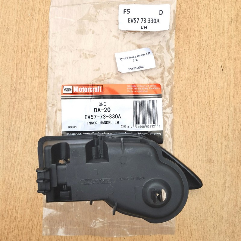 Tay cửa trong ford escape