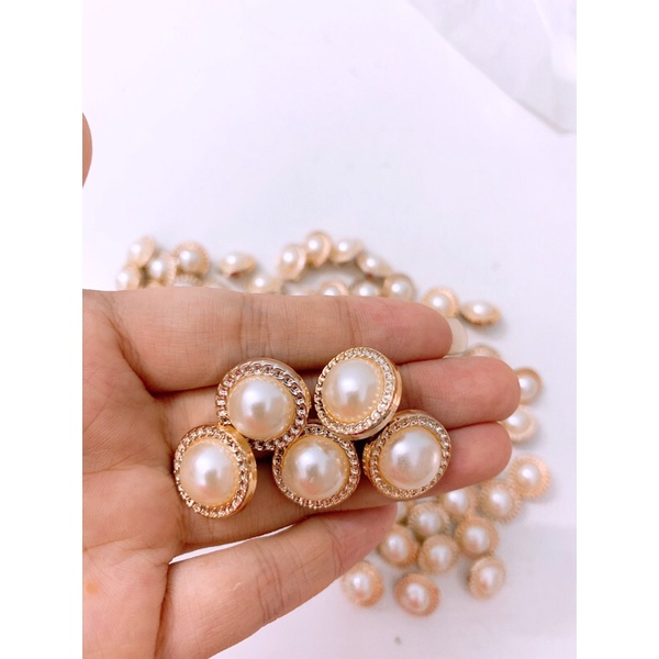 Cúc áo nhựa giá rẻ hot hit