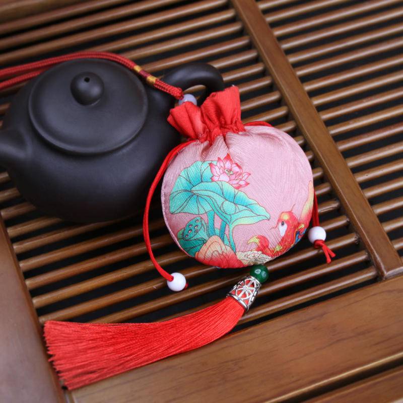 Túi Thơm Thêu Họa Tiết Xinh Xắn Dành Cho Xe Hơi