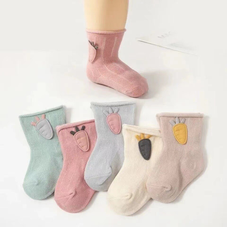 Set 5 đôi Tất cotton mịn mùa đông cao cổ phong cách hàn quốc cho bé hình cà rốt đáng yêu (0-3 tuổi)