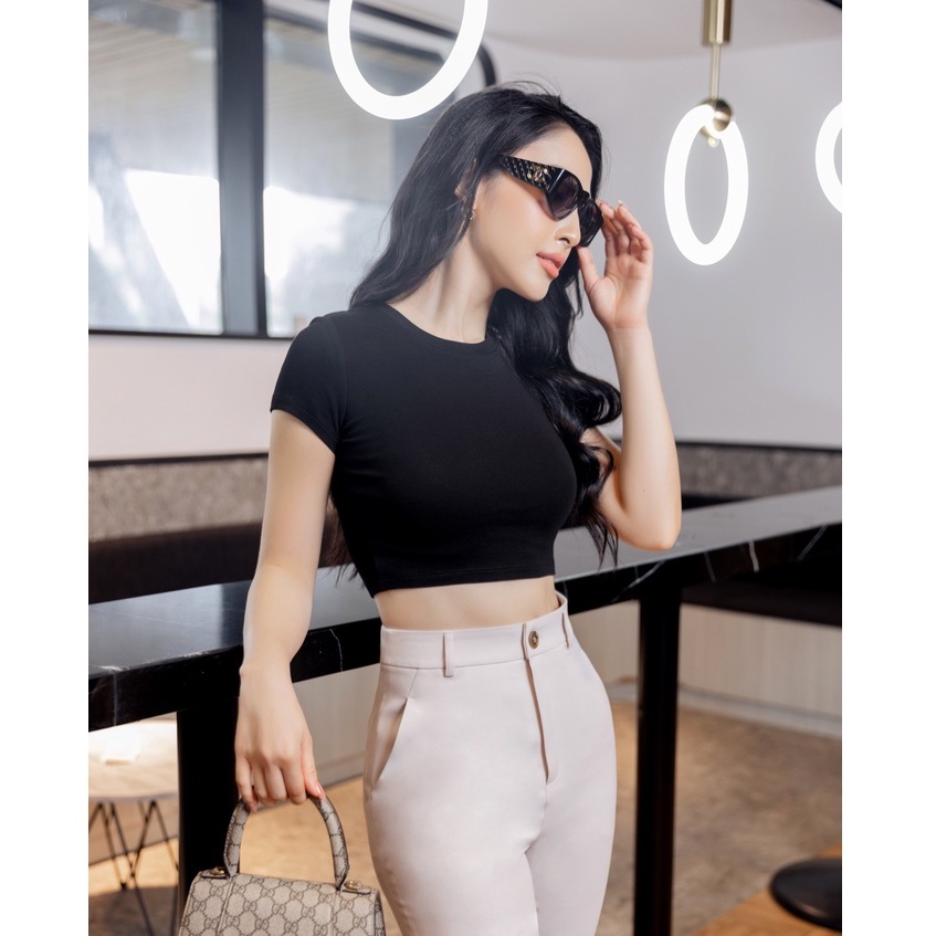 Áo phông croptop tay ngắn trơn D.CHIC MS: 186009