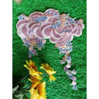 Miếng thêu hình đám mây hồng và hoa