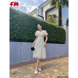 Đầm nữ thiết kế FM STyle hoạ tiết ren nơ dáng dài cổ nhọn đính nút ngọc thời trang dự tiệc sang trọng 207200061