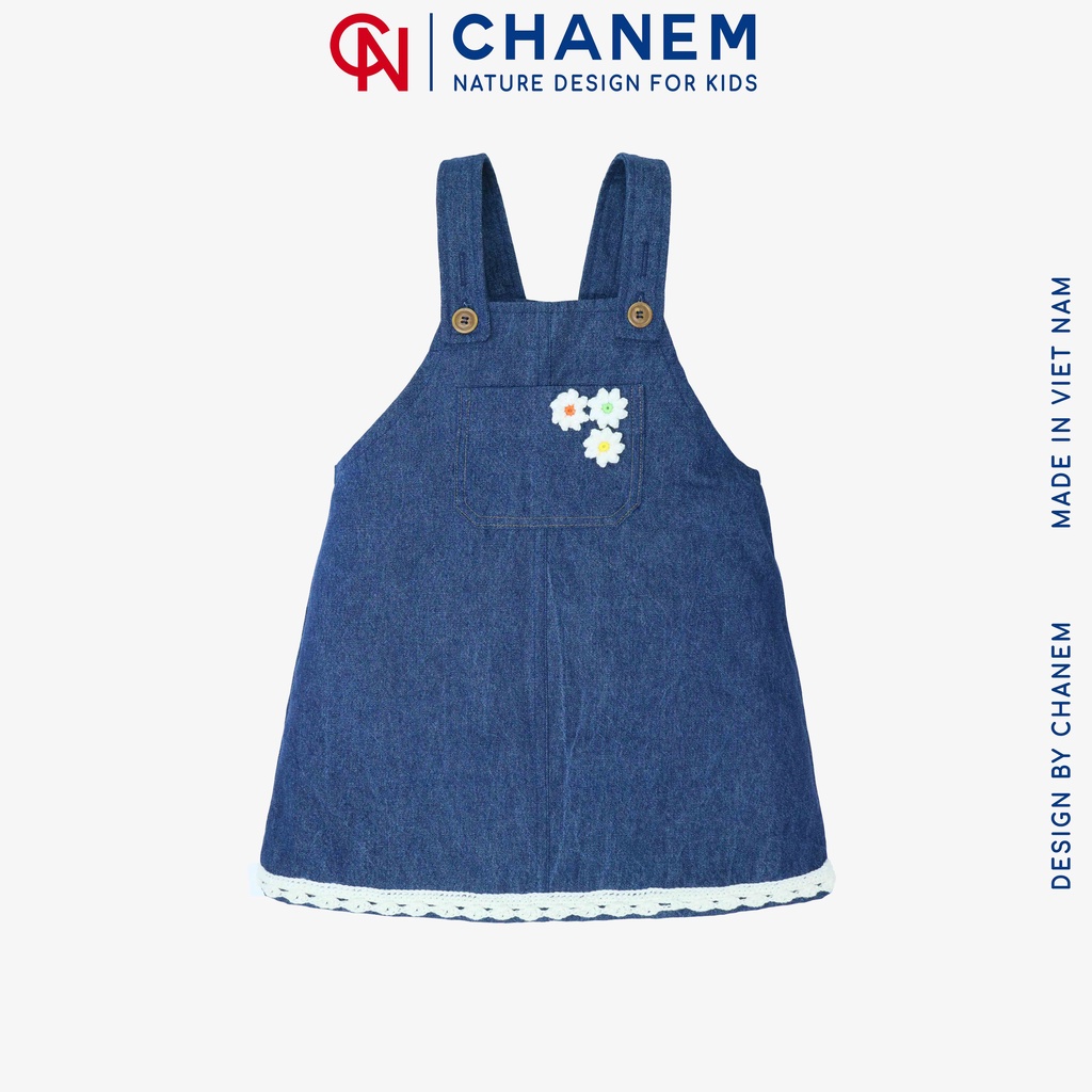 Váy yếm bò cho bé gái DOLLY CHANEM phối 3 bông hoa và chân viền móc thủ công độc đáo cho bé từ 1 - 10 tuổi