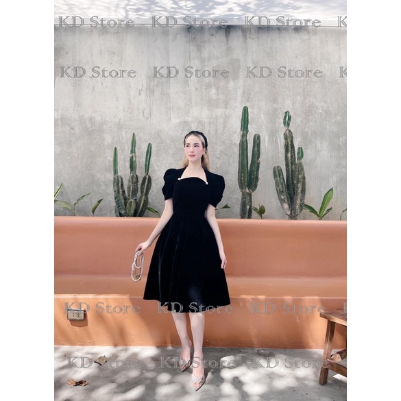 Váy nhung xoè xếp ly