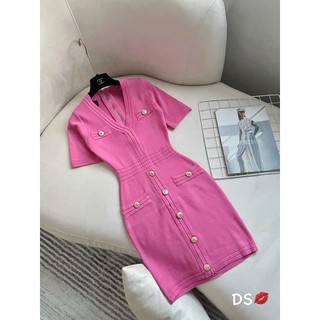 đầm body len gắn nút