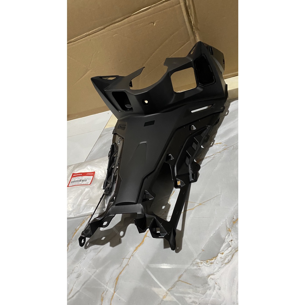 Ốp ống yếm chính HONDA WINNER X năm 2021-2022 màu Đen. 64320K2PV60