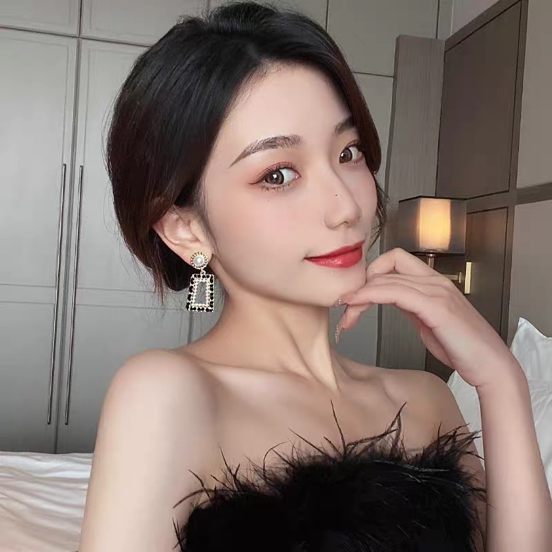 Khuyên Tai Da Đính Ngọc Trai Phong Cách Retro Sang Trọng Thời Trang Thu Đông Cho Nữ