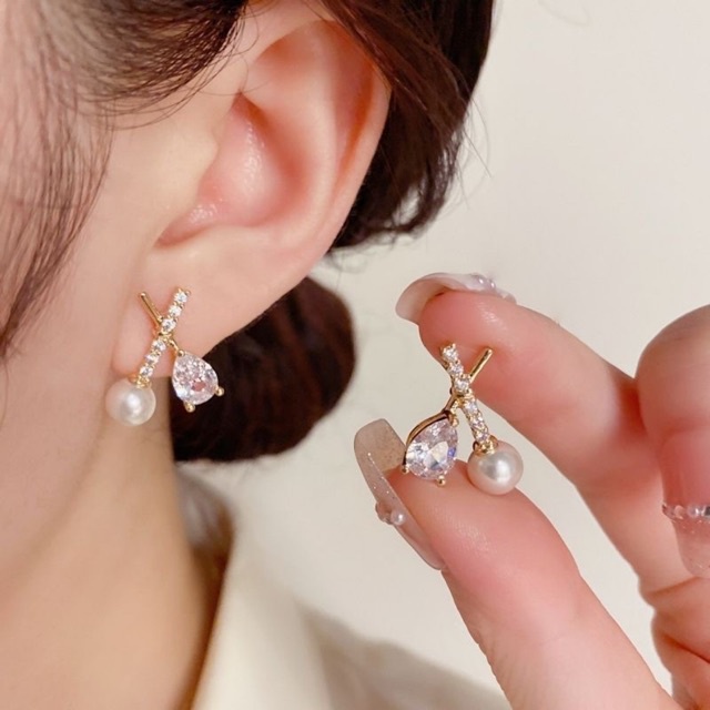 bông tai chữ x xin xắn đính đá và châu, khuyên tai phong cách hàn quốc