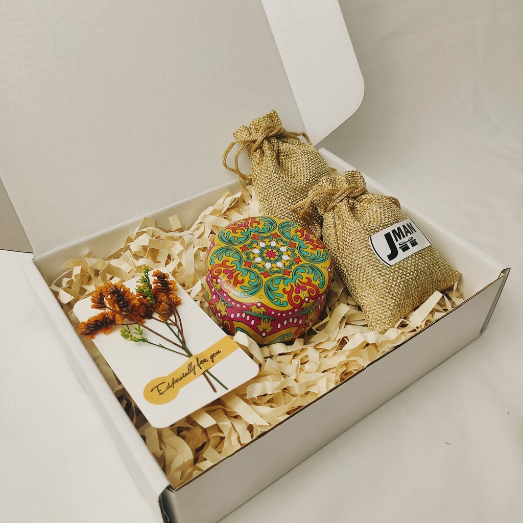 Set quà tặng nam gồm nến thơm, túi thơm