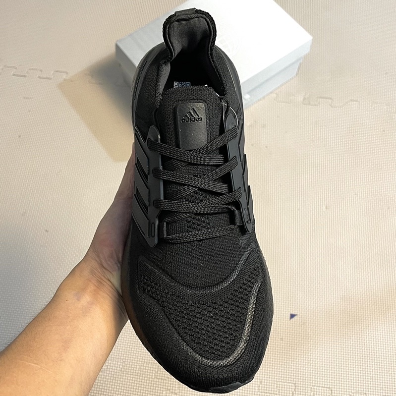 Giày thể thao Ultra Boost 8.0 Full đen bản boost nén