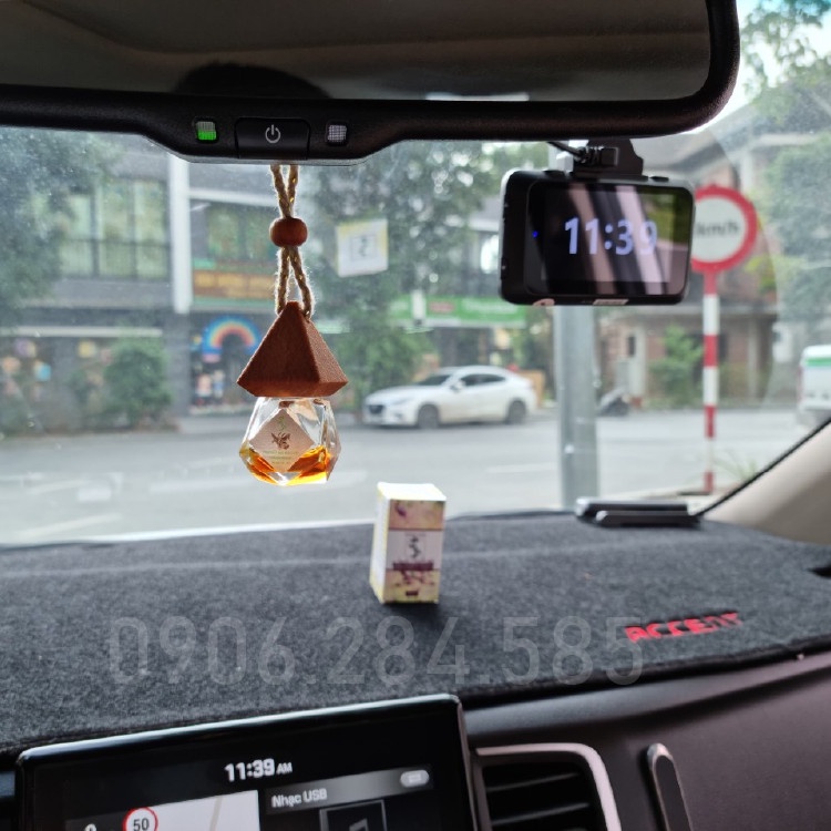 Tinh dầu thơm treo xe ô tô, tủ quần áo giúp khửi mùi, mùi thơm dễ chịu sảng khoái thư giãn