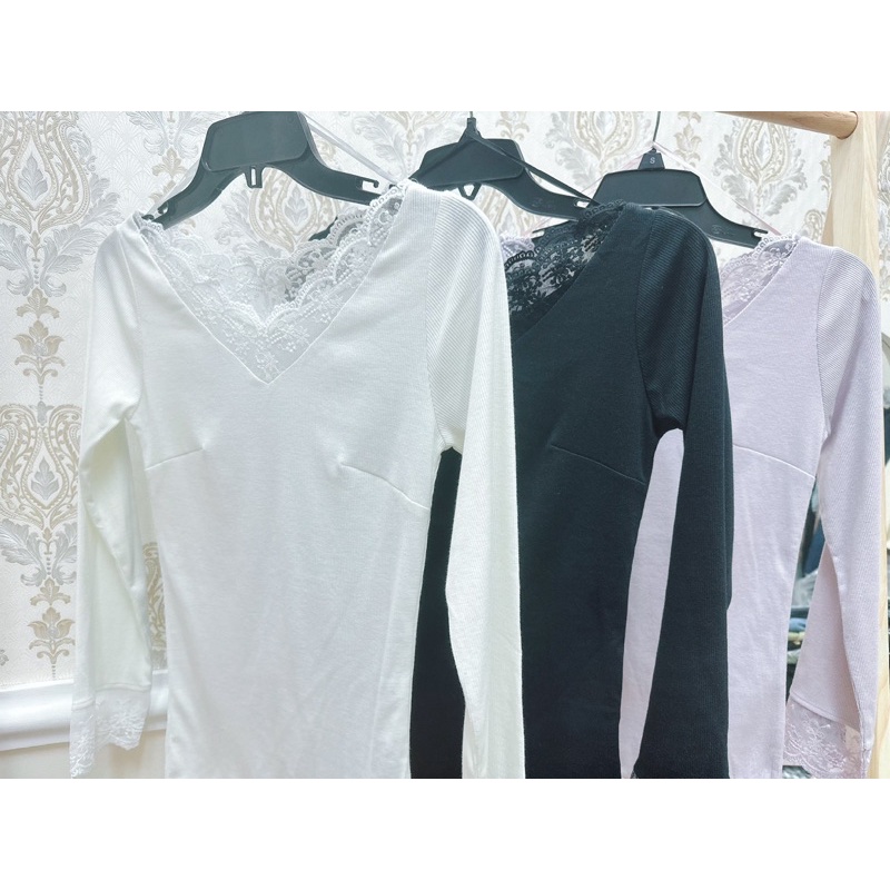 Áo thun gân tay dài phối ren